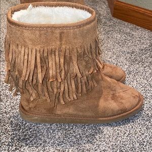 Fringe boots